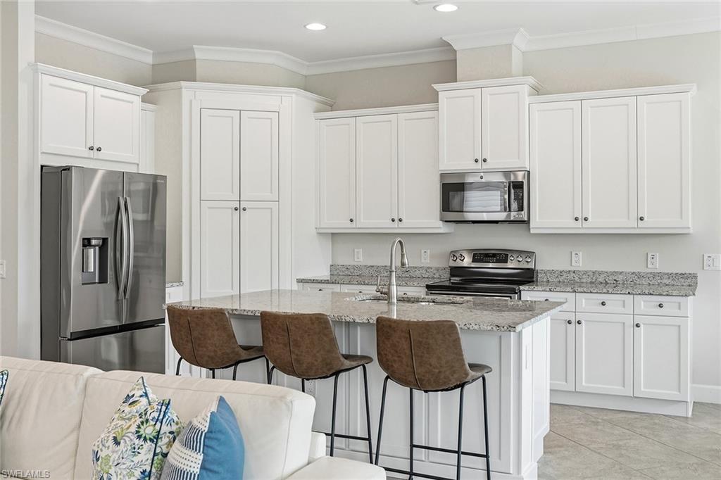 6561 Dominica DR 201 photo 8