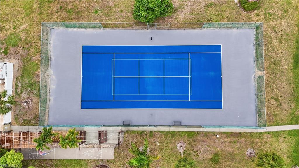 Tennis + Pickleball Courts