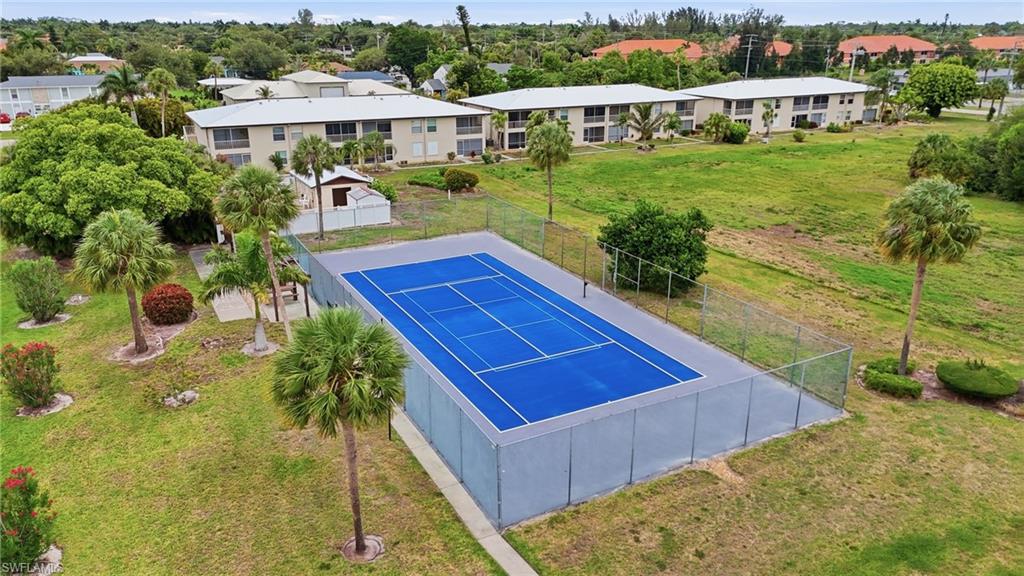 Tennis + Pickleball Courts