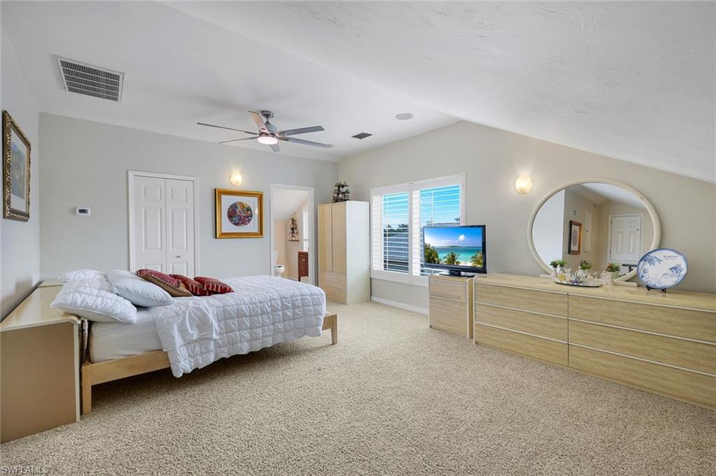 Loft Bedroom 15'x13'