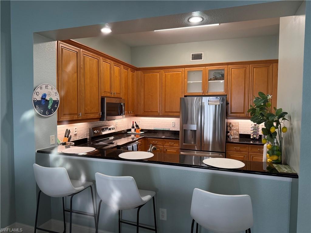 WITH 3 COUNTER BAR STOOLS