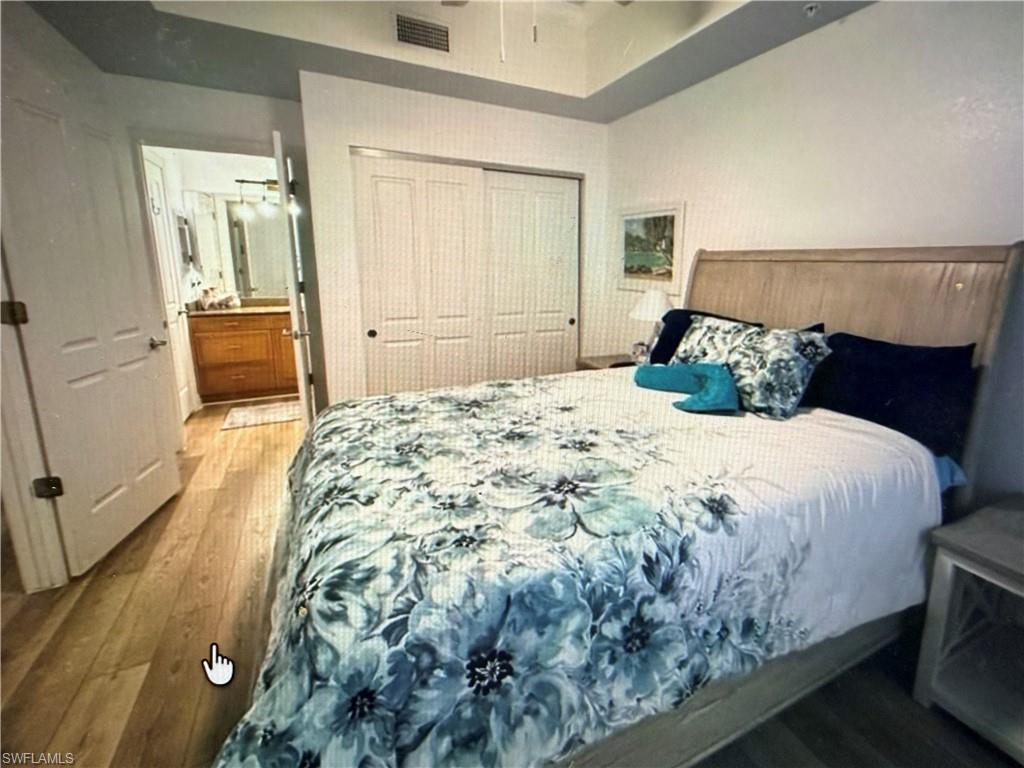 BEDROOM WITH BATHROOM ATTACHED