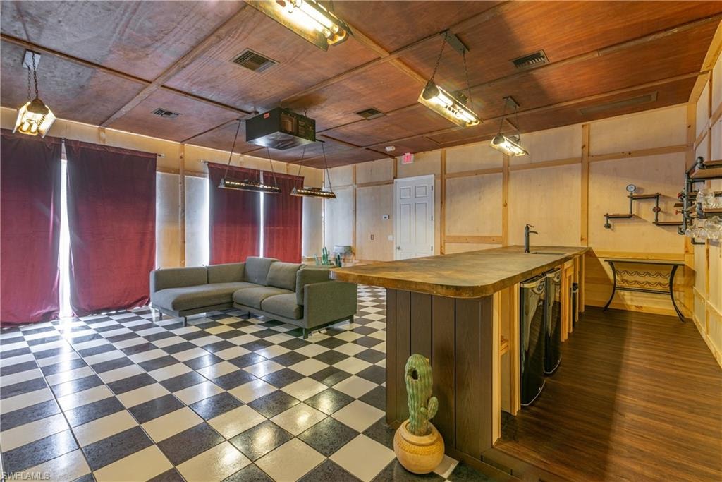 625 Sq.Ft.