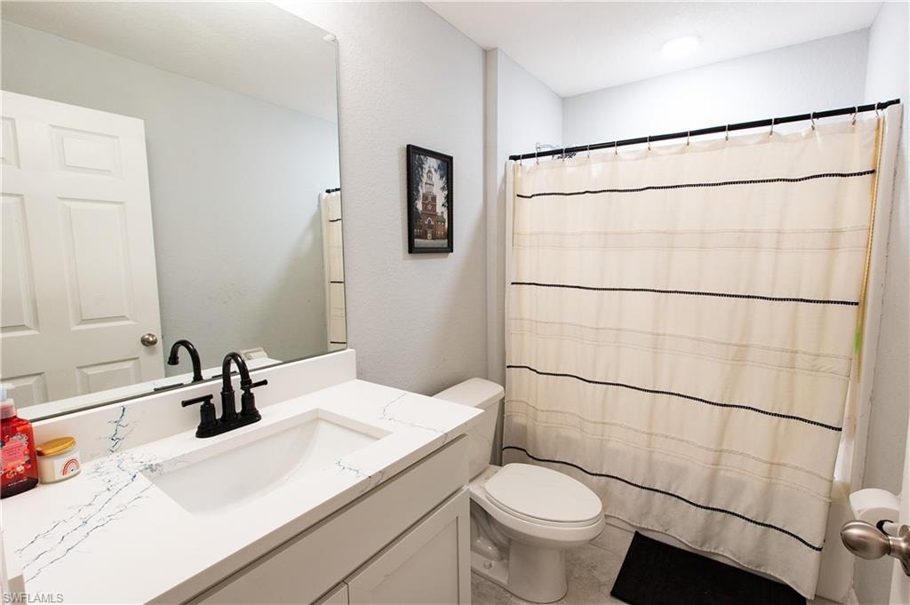 3715 Teakwood ST photo 10