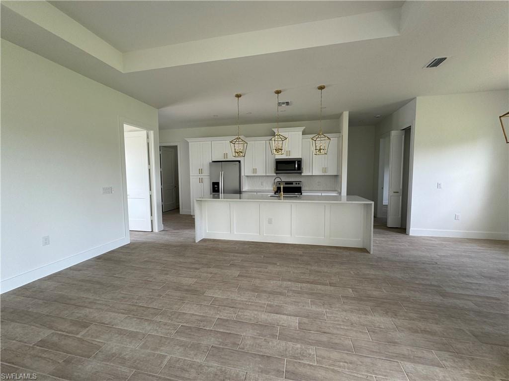1421 17th AVE