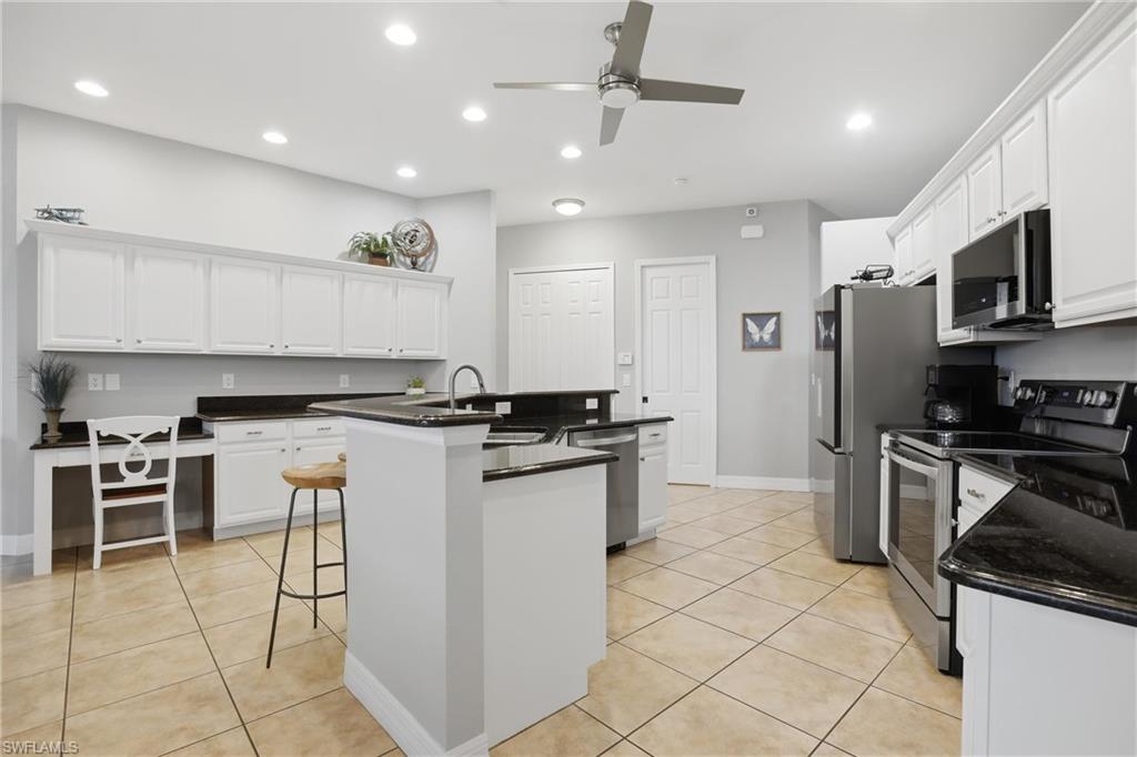 2400 SW 39th TER photo 10