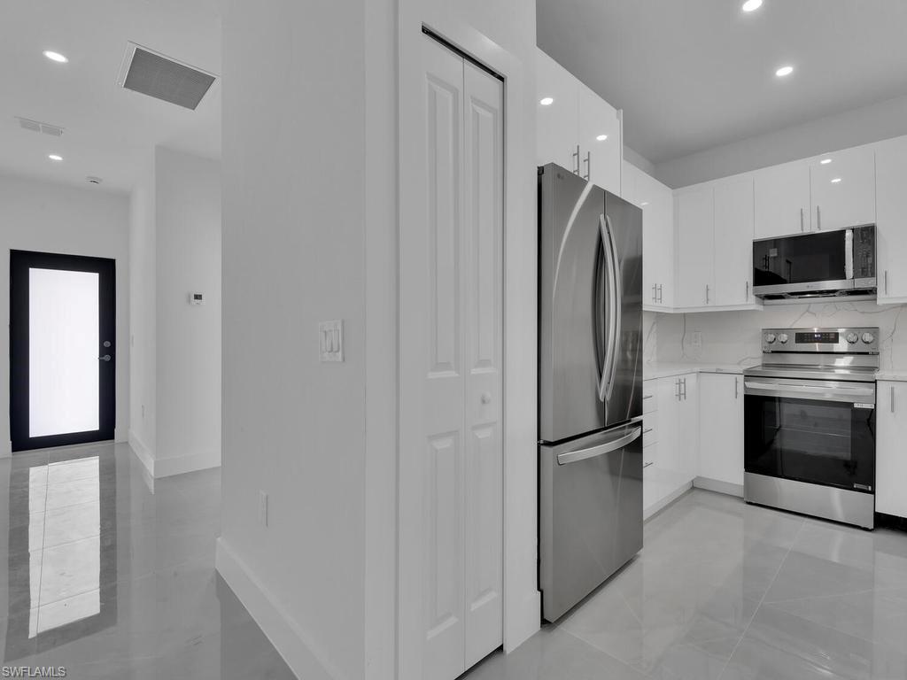 4709/4711 21 ST SW photo 6