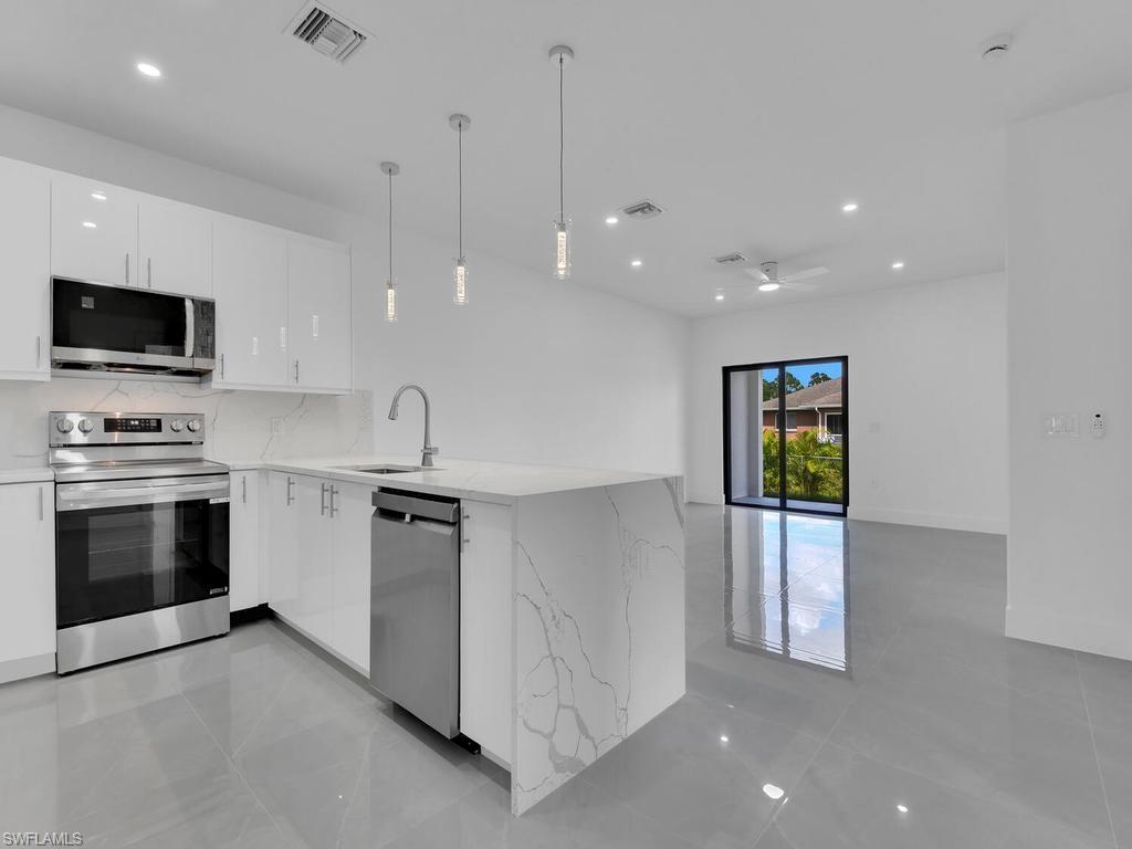 4709/4711 21 ST SW