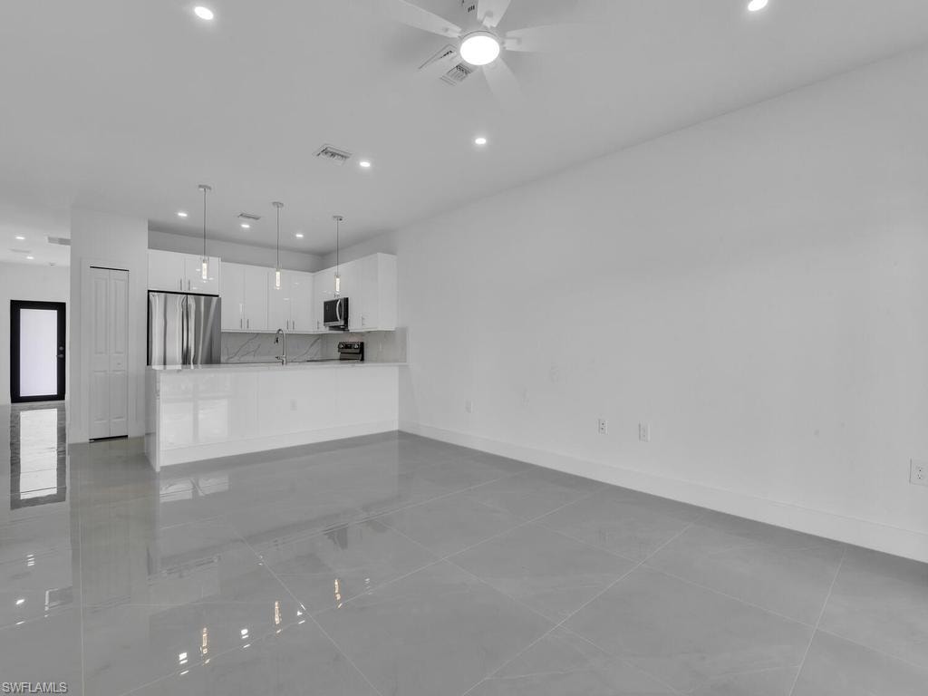 4709/4711 21 ST SW photo 9