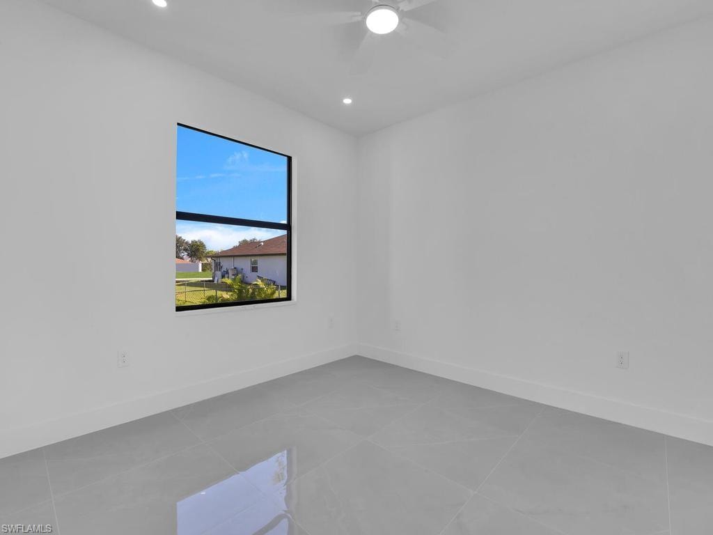 4709/4711 21 ST SW photo 11