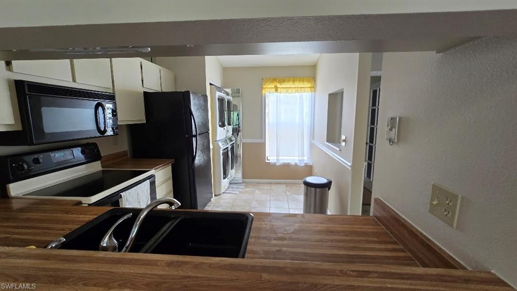 Kitchen / Laundry