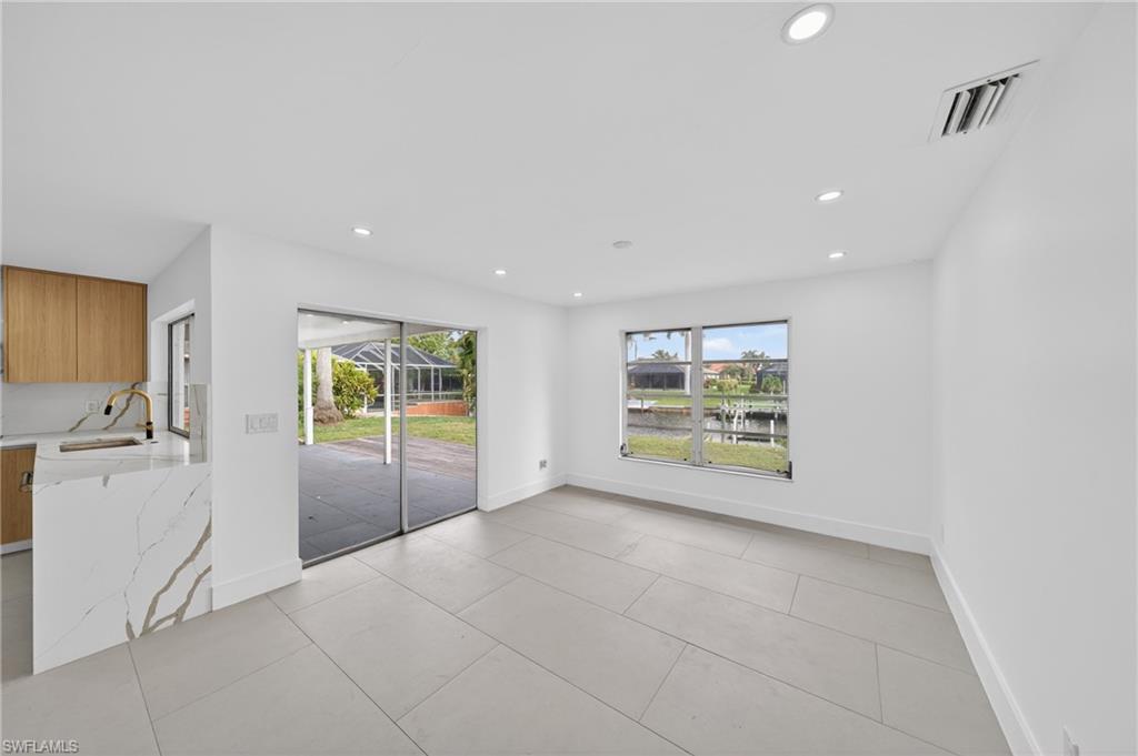2031 SE 25th LN photo 17