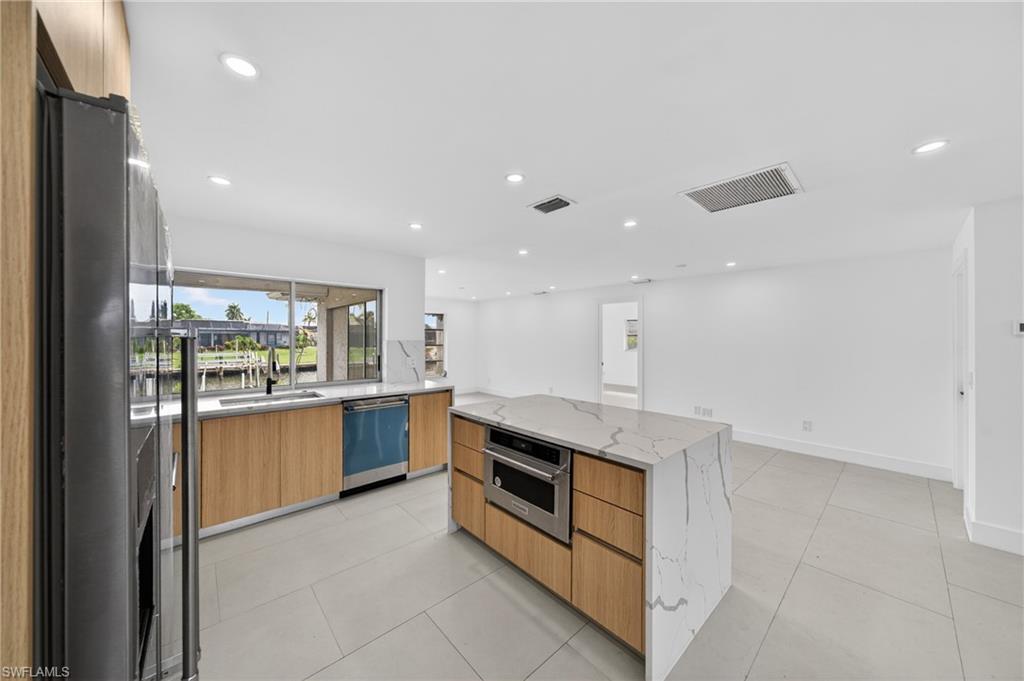 2031 SE 25th LN photo 15