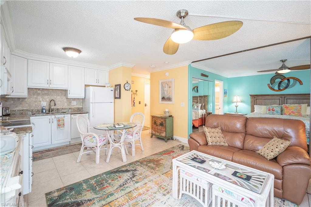7360 Estero BLVD 703 photo 9