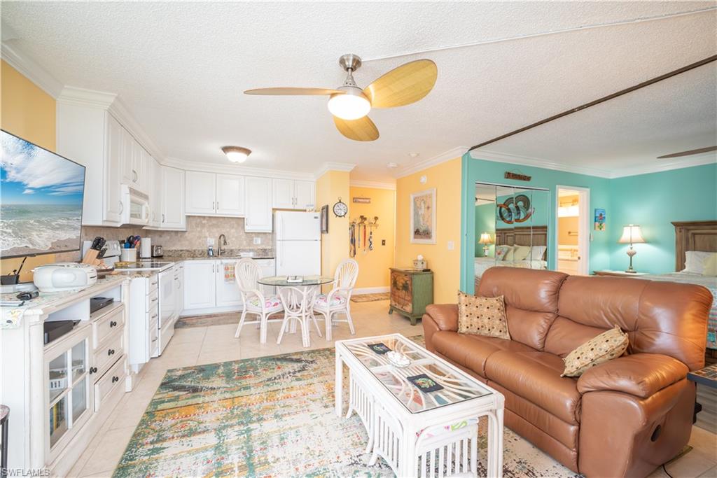 7360 Estero BLVD 703 photo 8