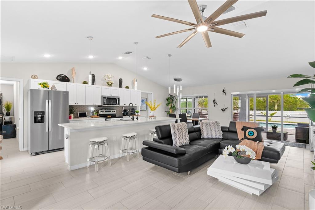 2715 NW 7th ST