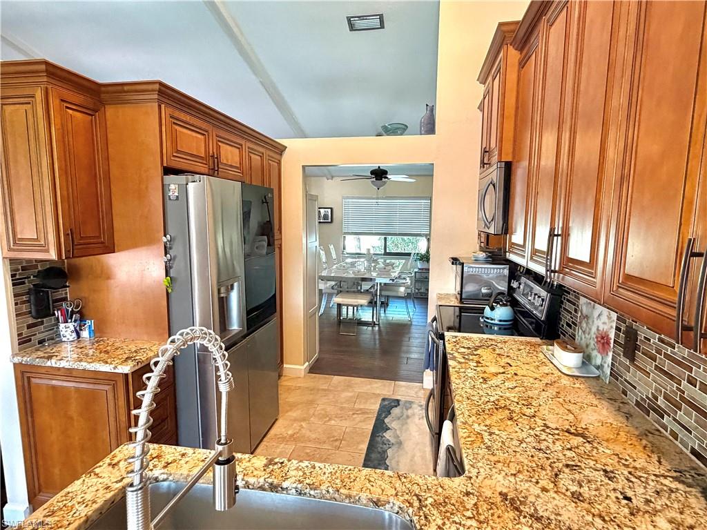 919 SE 20th CT photo 27