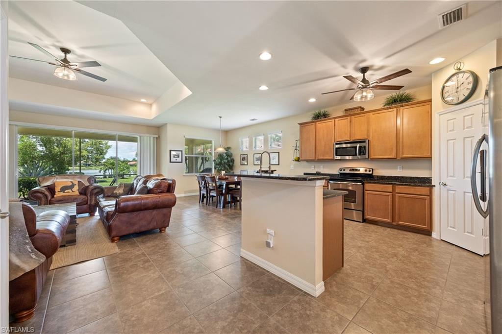 2466 Ashbury CIR photo 6