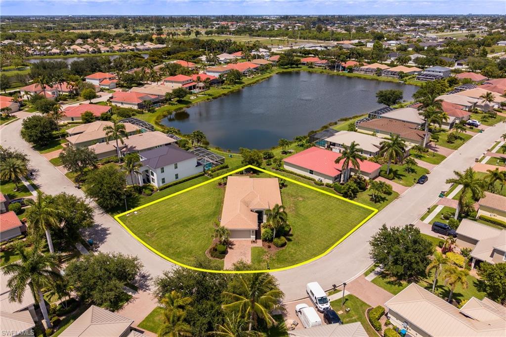 2466 Ashbury CIR