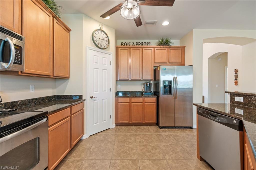 2466 Ashbury CIR photo 9