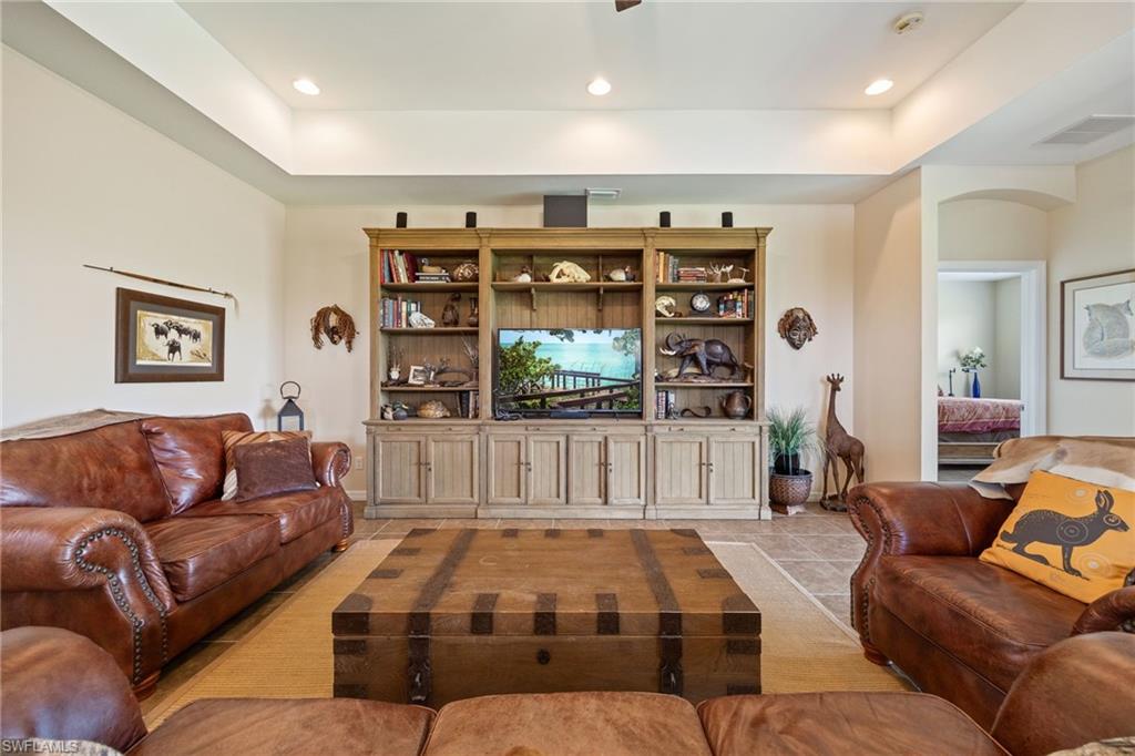 2466 Ashbury CIR photo 15