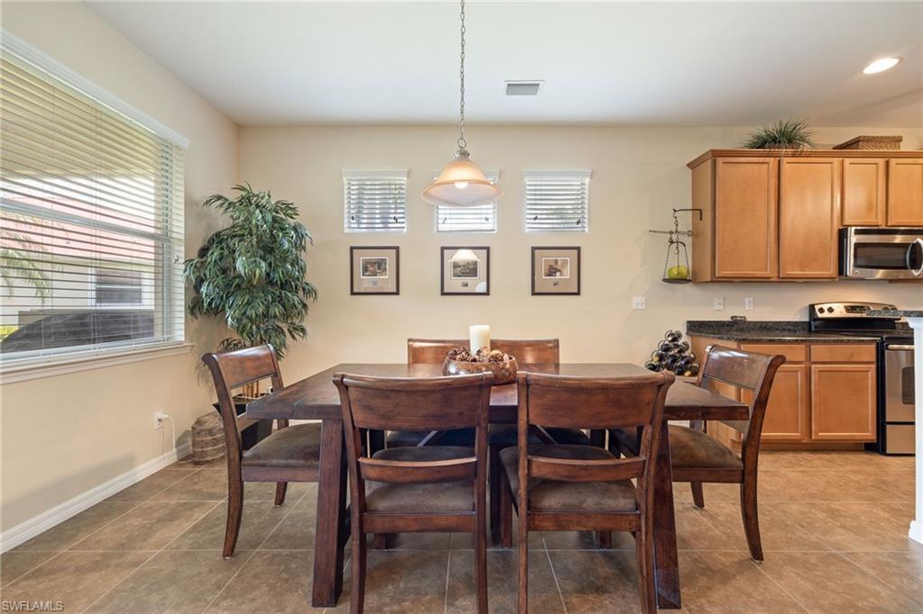 2466 Ashbury CIR photo 11