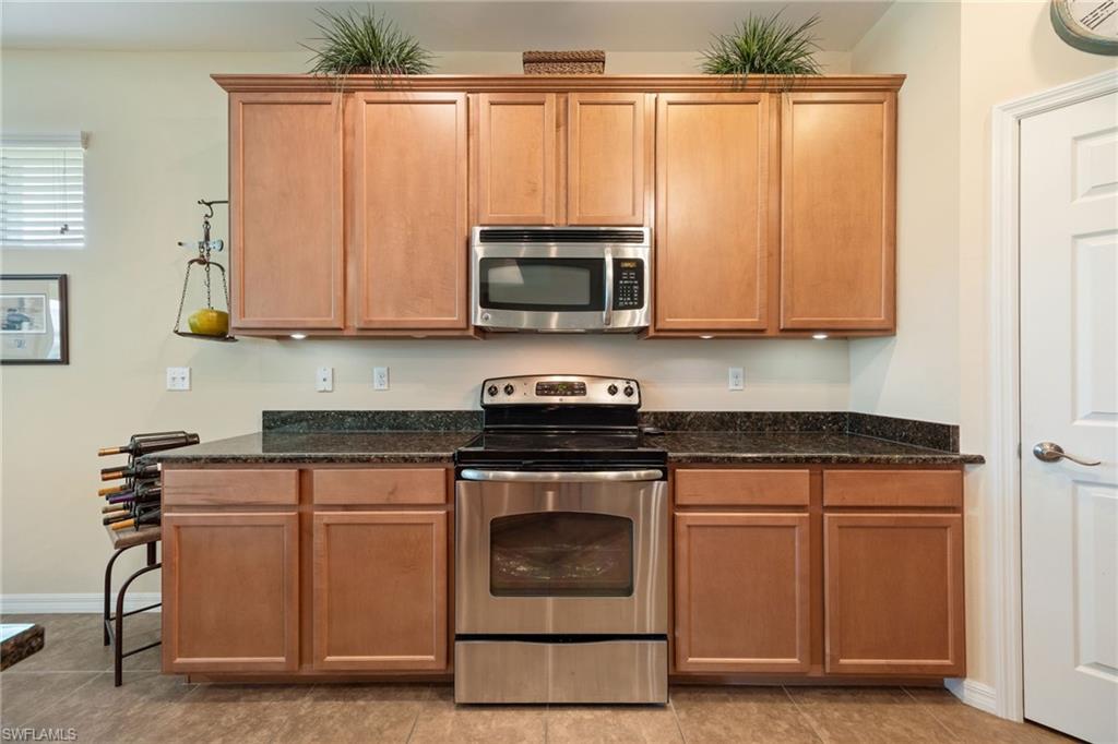 2466 Ashbury CIR photo 8