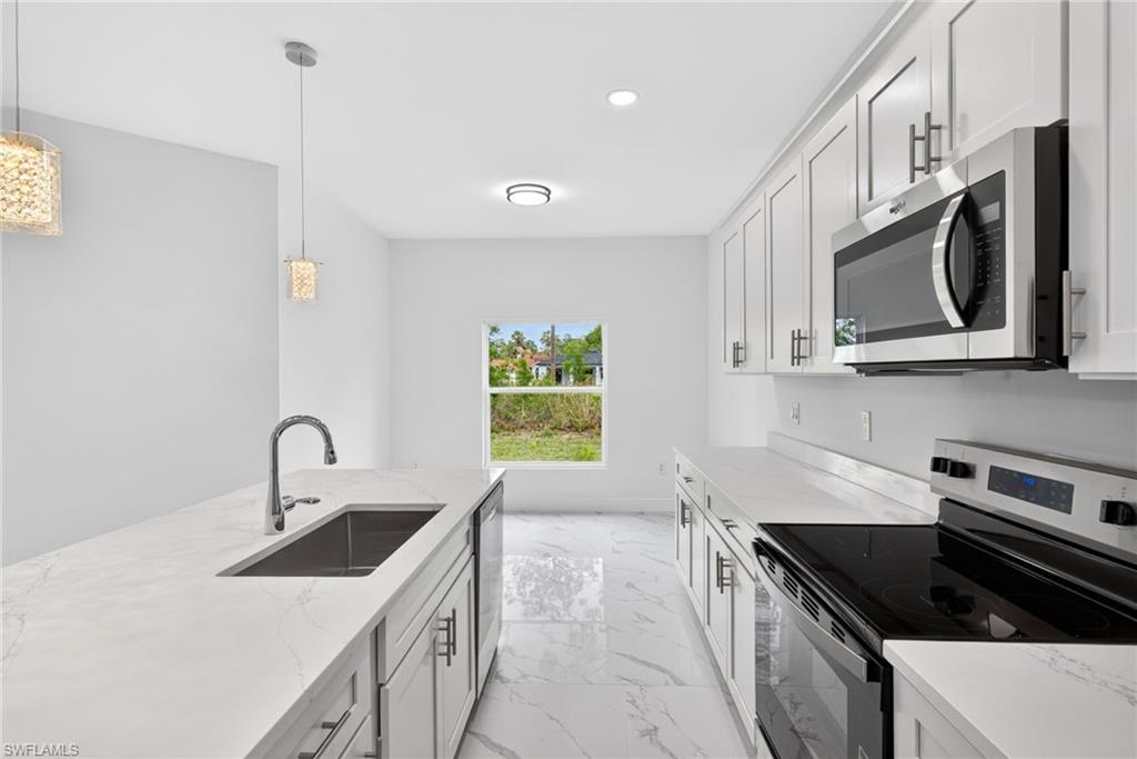 810 Jackson AVE photo 12