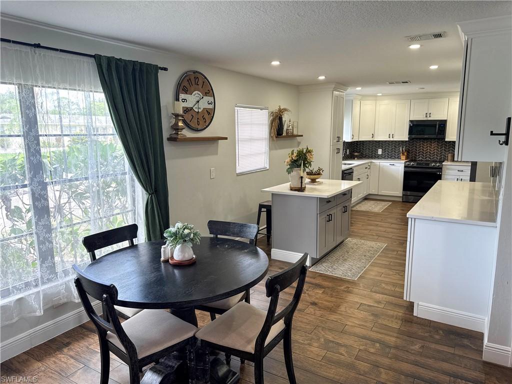1019 Wyomi DR