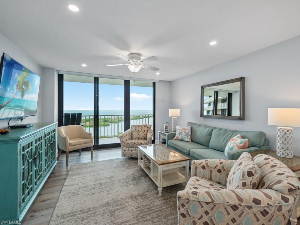 440 Seaview CT 1502
