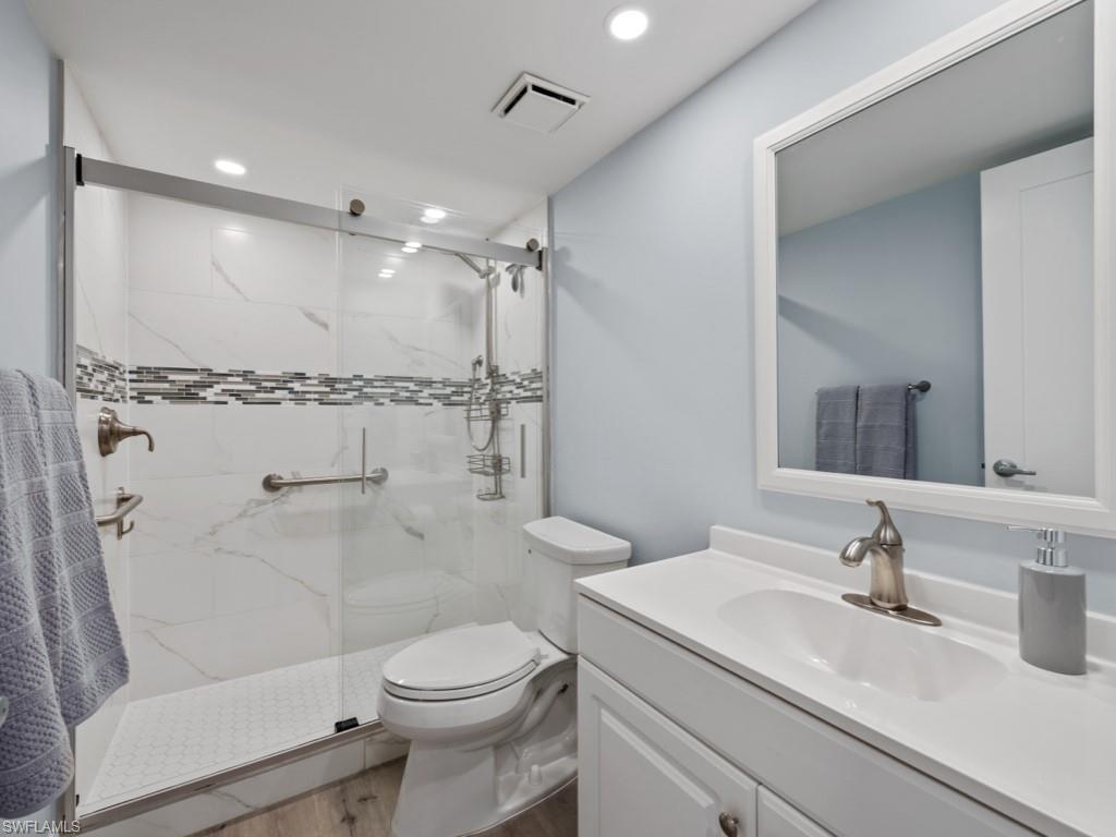 440 Seaview CT 1502 photo 8