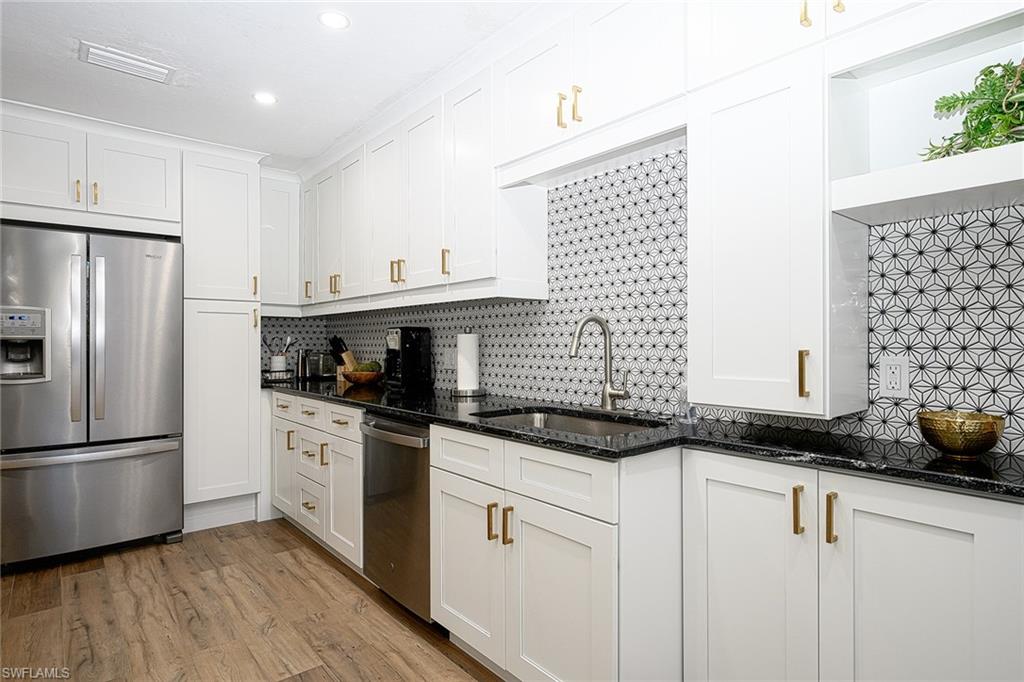 gorgeous design, plenty of room