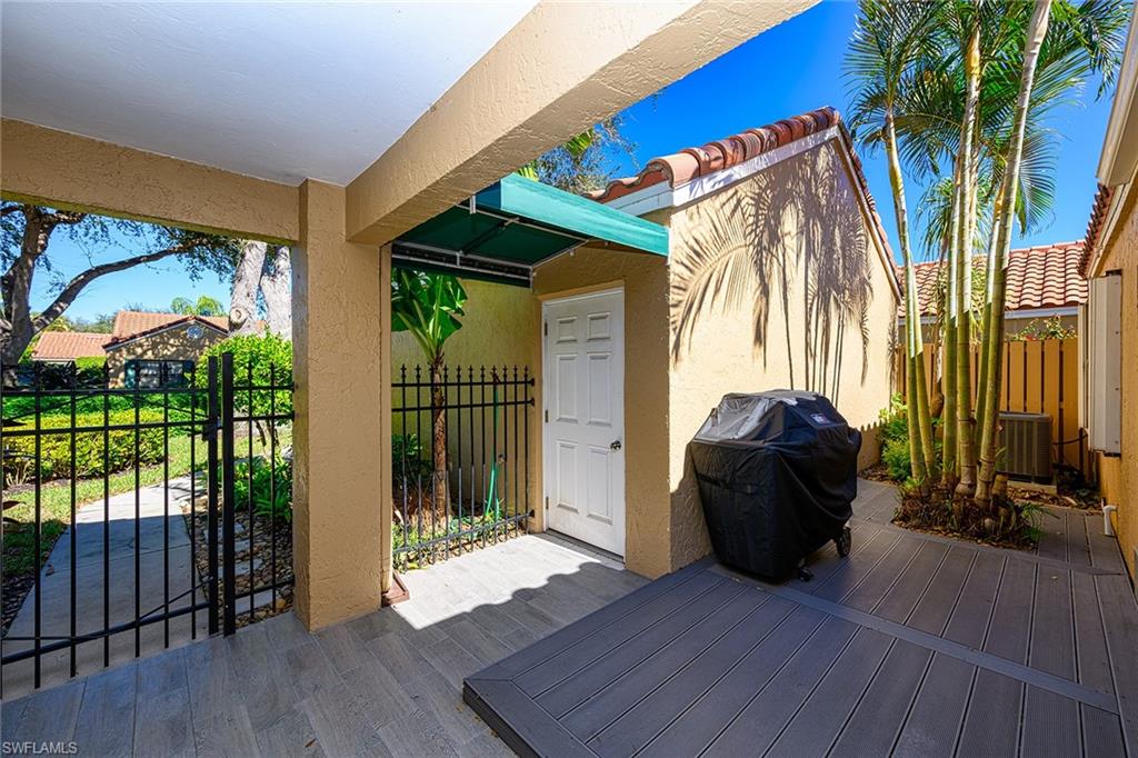 gate side garage door