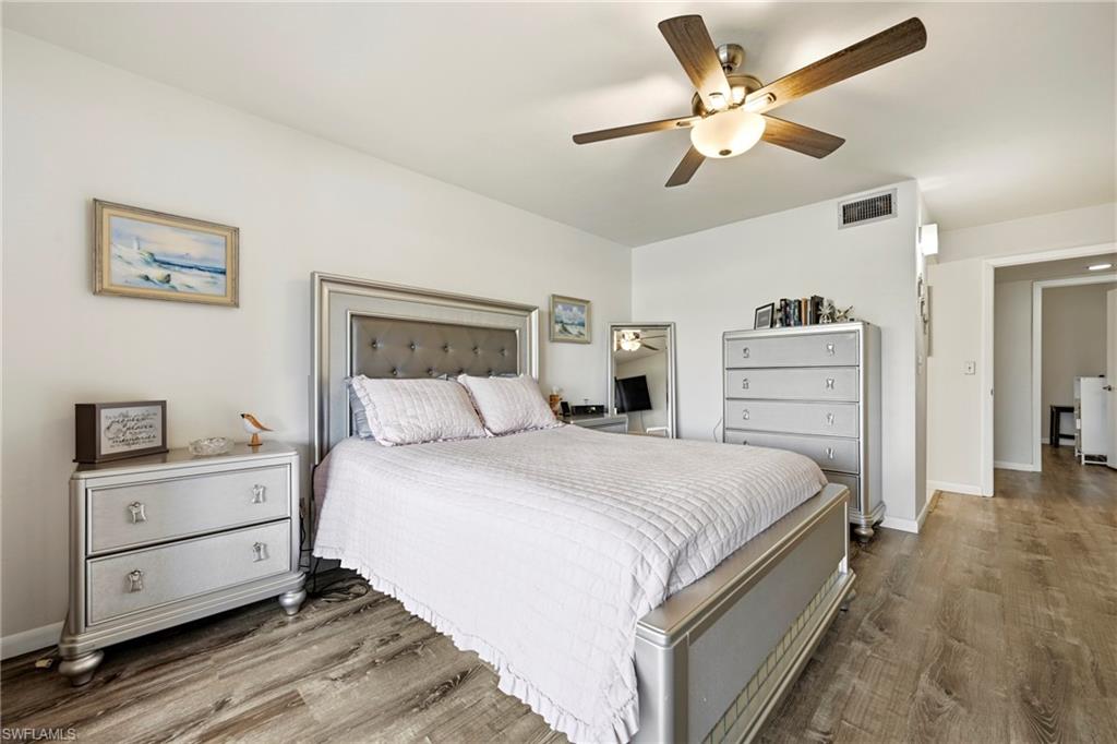 5830 Trailwinds DR 824 photo 20