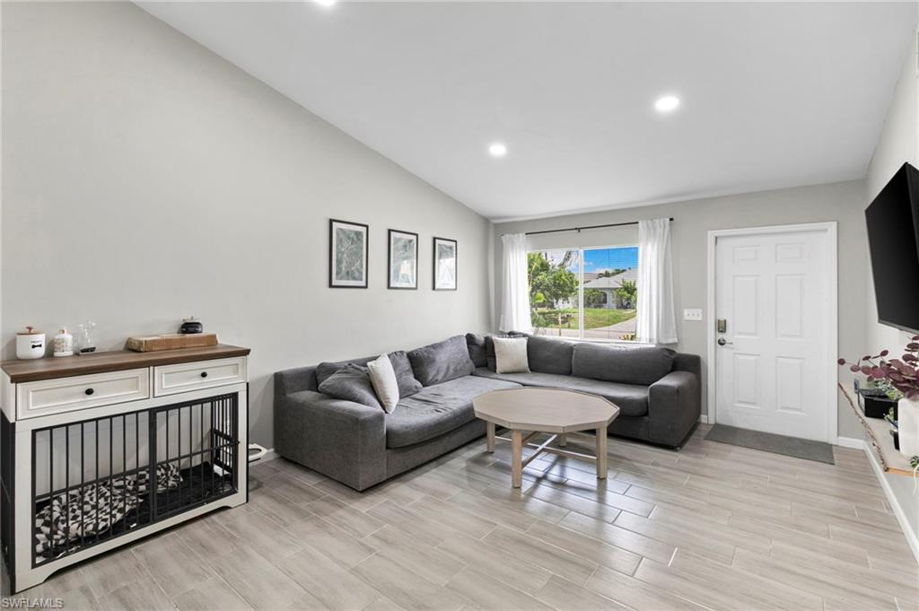 8264-8268 Matanzas RD