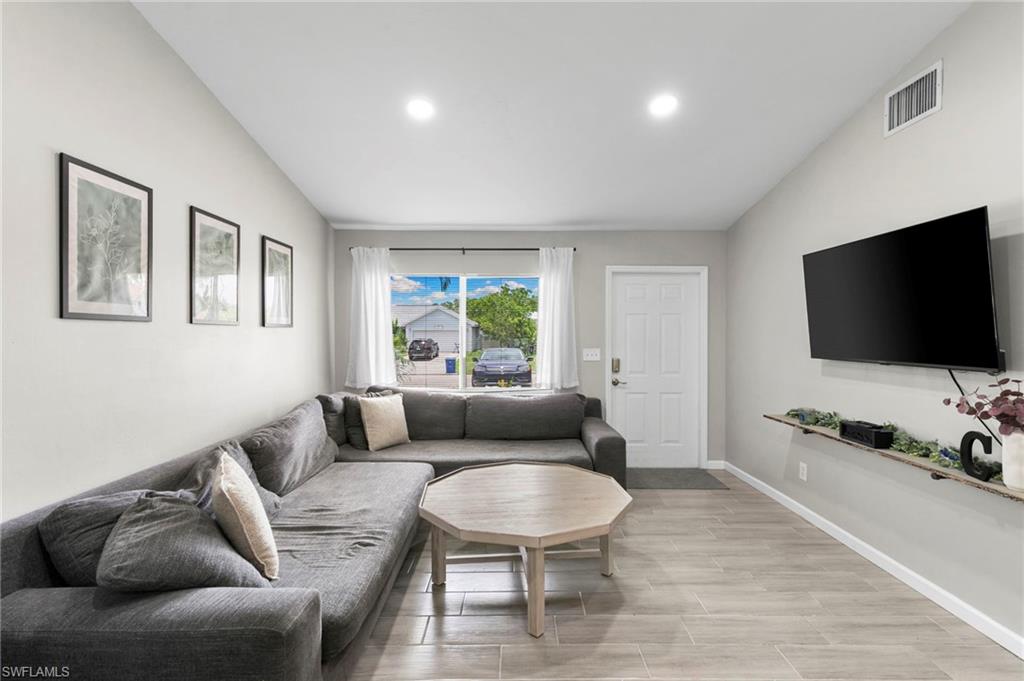 8264-8268 Matanzas RD