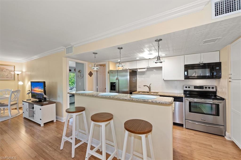 200 Palm DR 4 photo 6