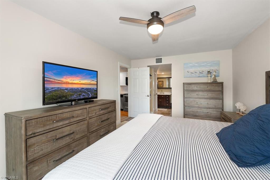 200 Palm DR 4 photo 12