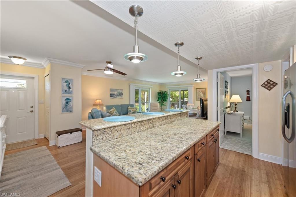 200 Palm DR 4 photo 7