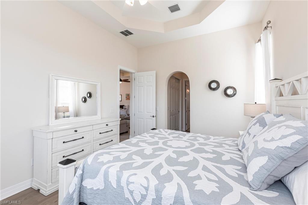 Recessed tray ceiling with a ceiling fan