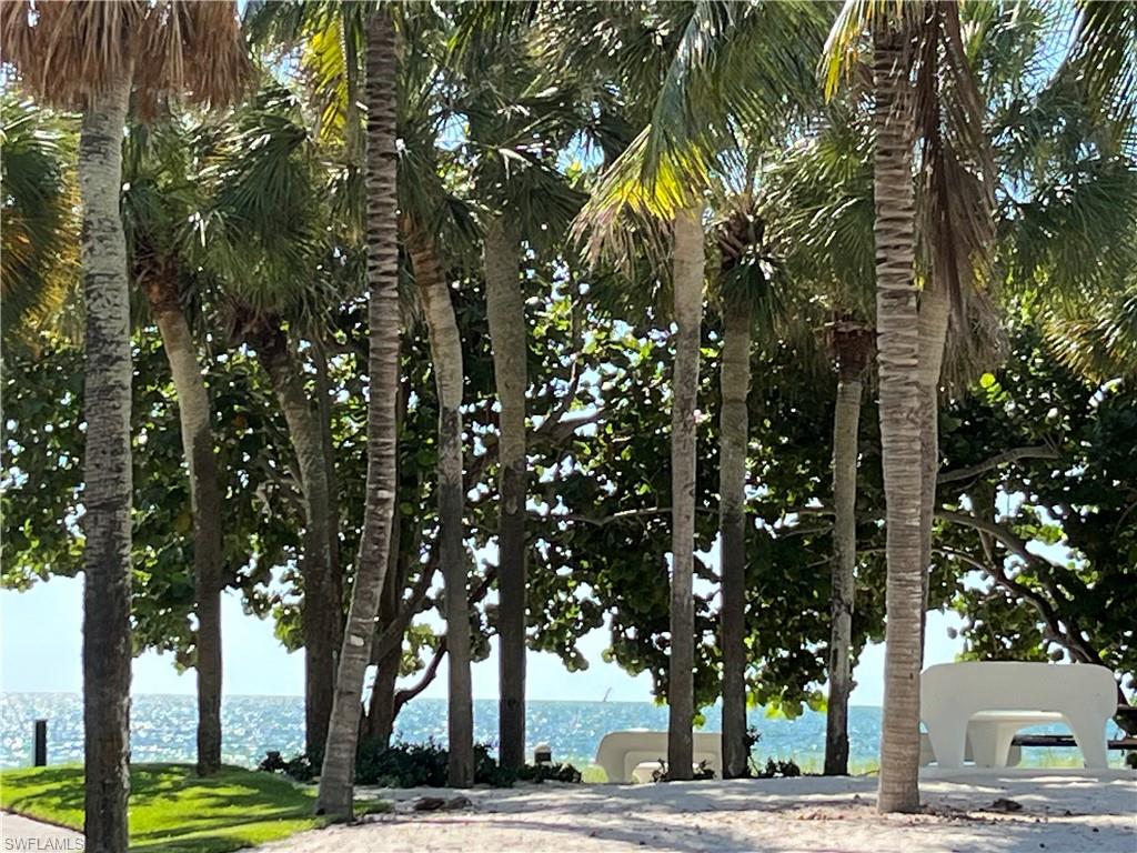 Private Park Shore Beach