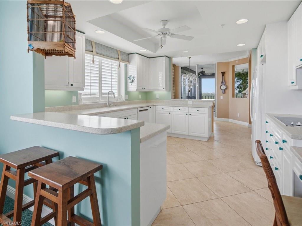 425 Cove Tower DR 901 photo 8
