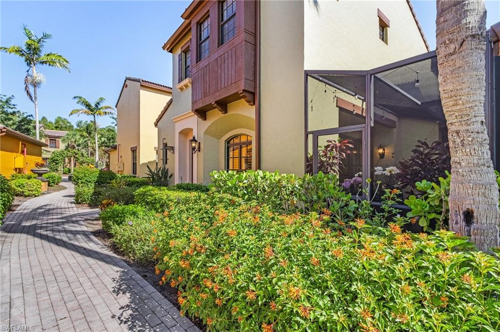 Detached casita with screened in lanai