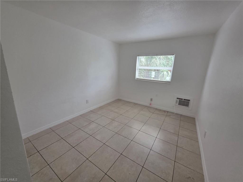 2452 Stella ST 105