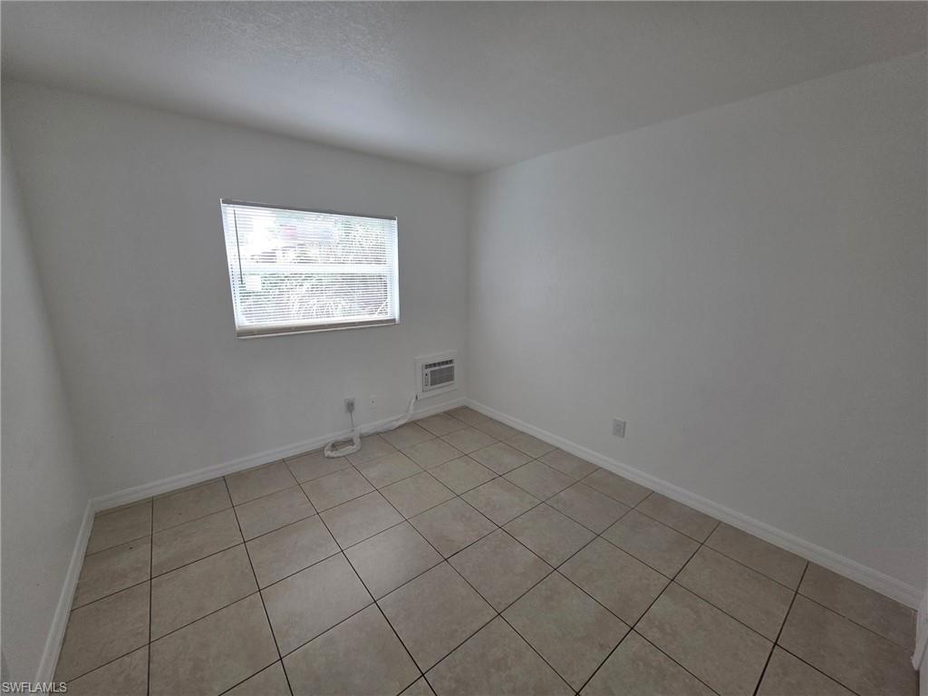 2452 Stella ST 105