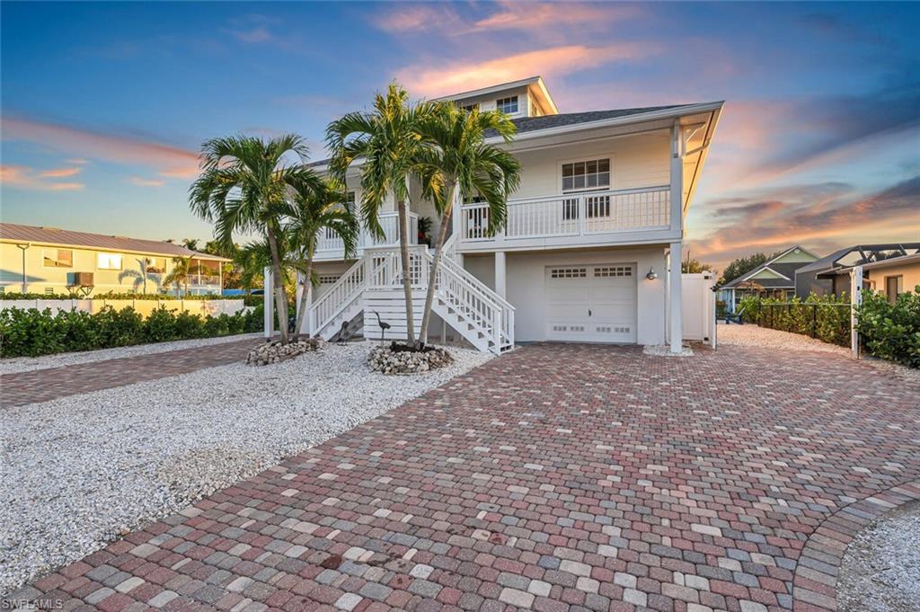 2736 Gulfview DR