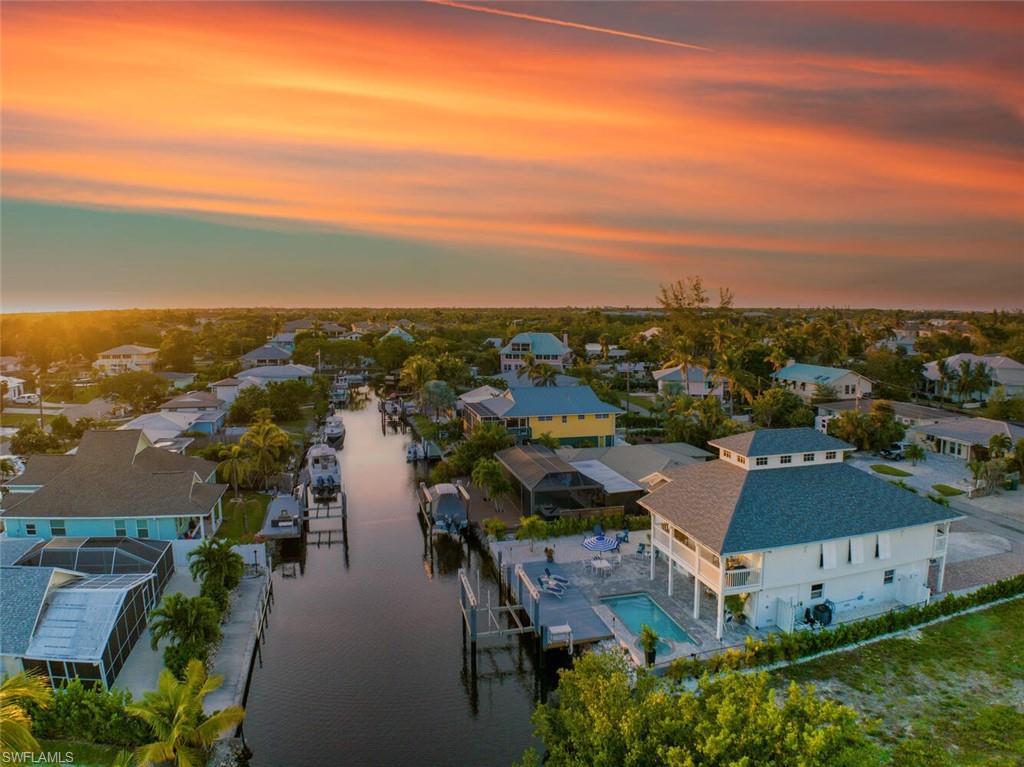 2736 Gulfview DR