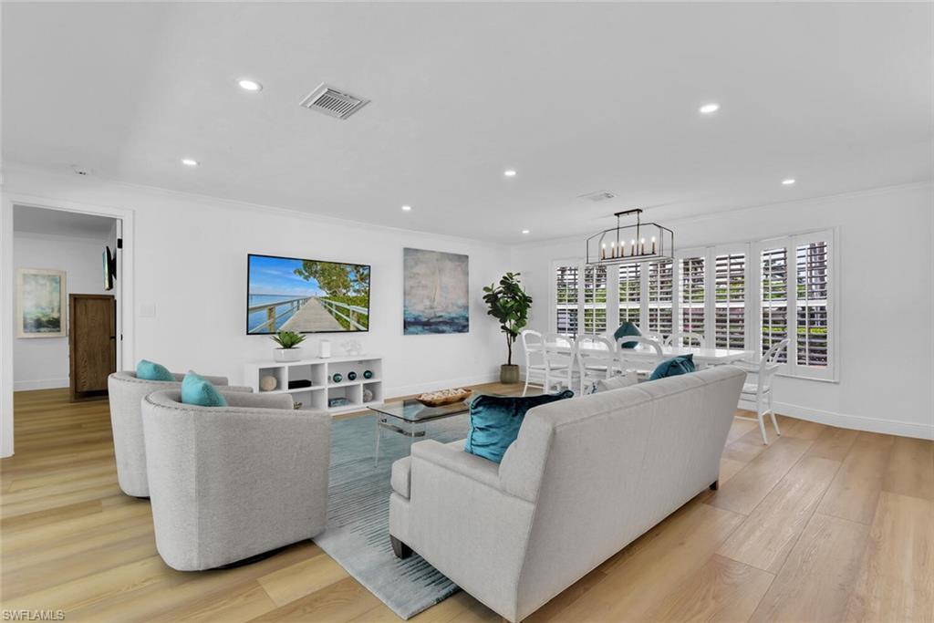 740 Park Shore DR photo 6