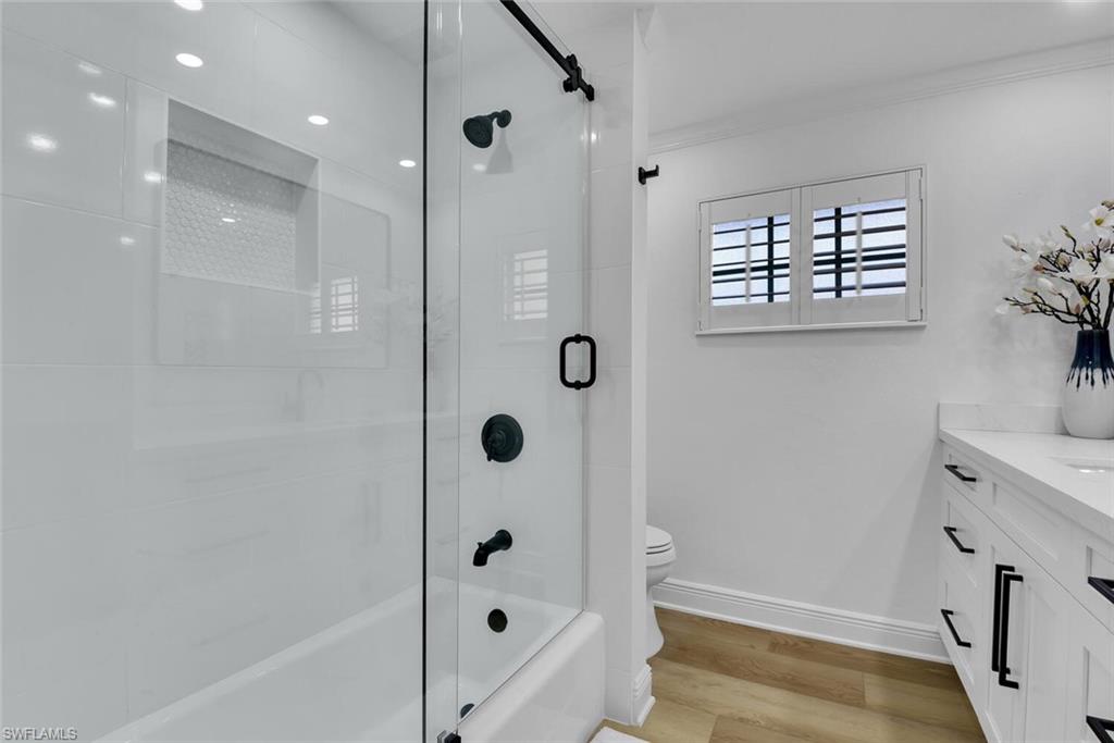 740 Park Shore DR photo 22