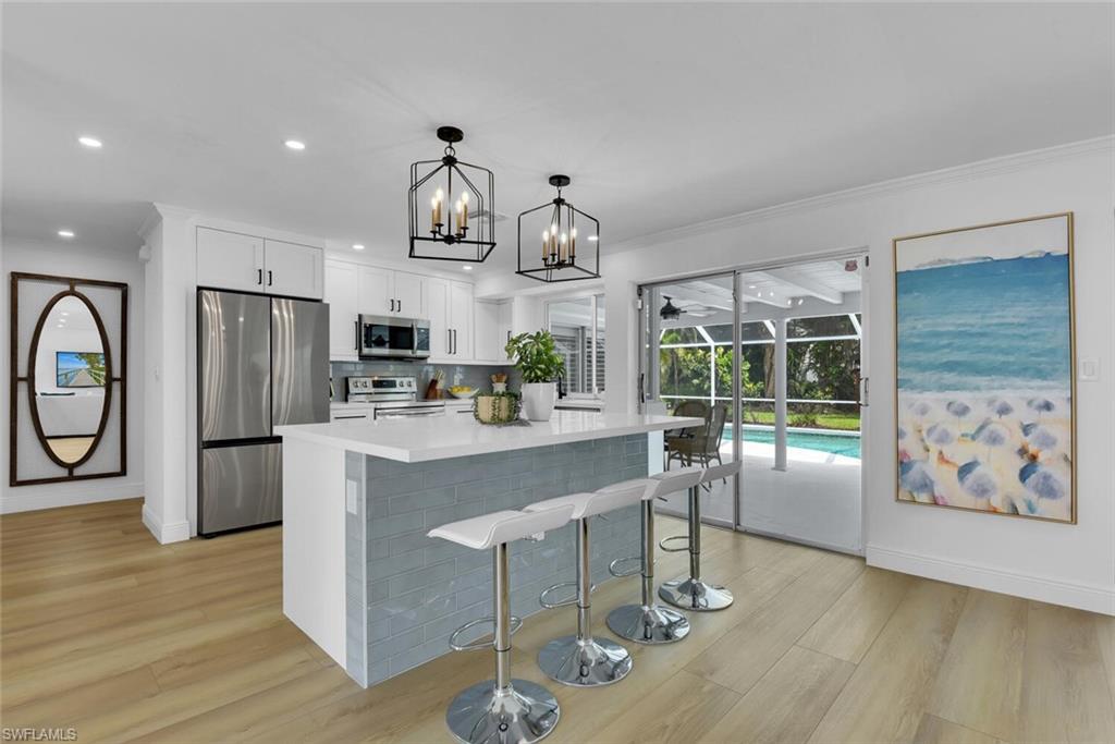 740 Park Shore DR photo 7